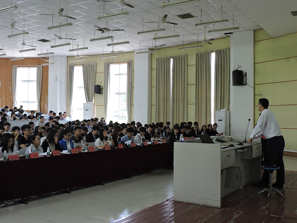 写真视频
第十次团学代表大会顺利召开